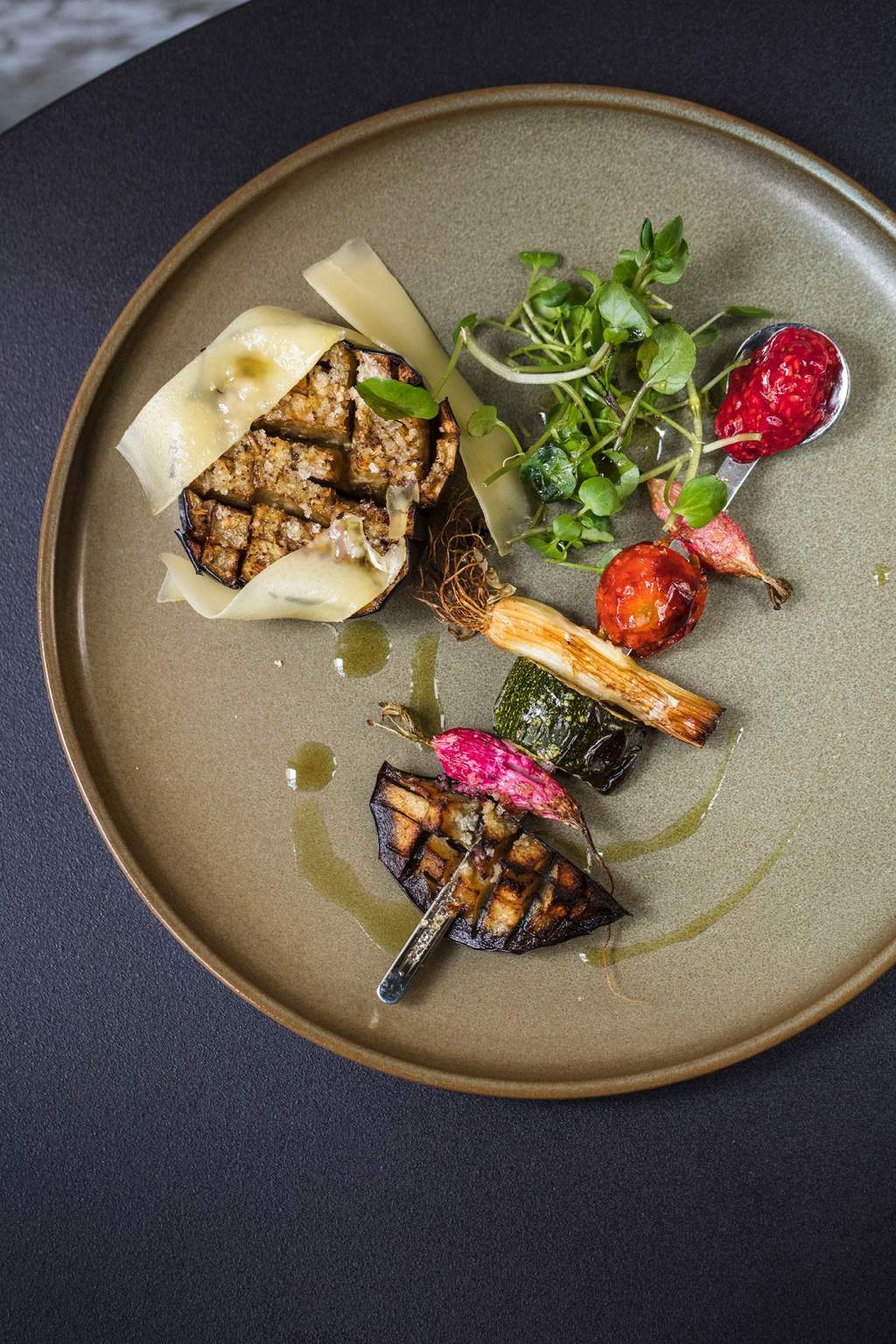 Les brochettes de légumes de l'Auberge de l'Abbaye à Ambronay